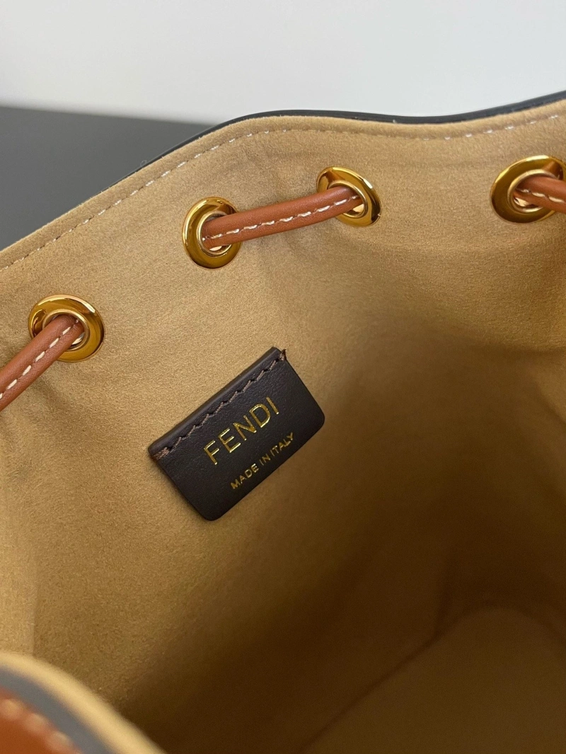 F**di bucket bags 4370-0108
