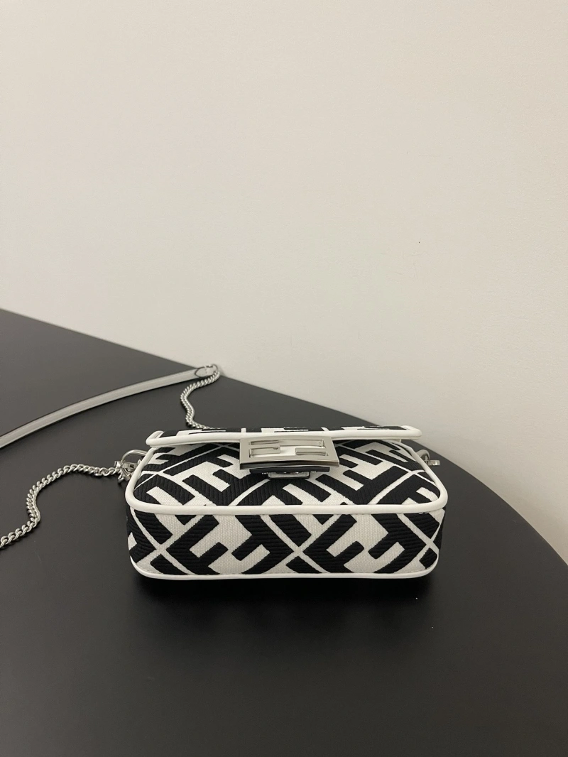 F**di baguette bags 4370-0121