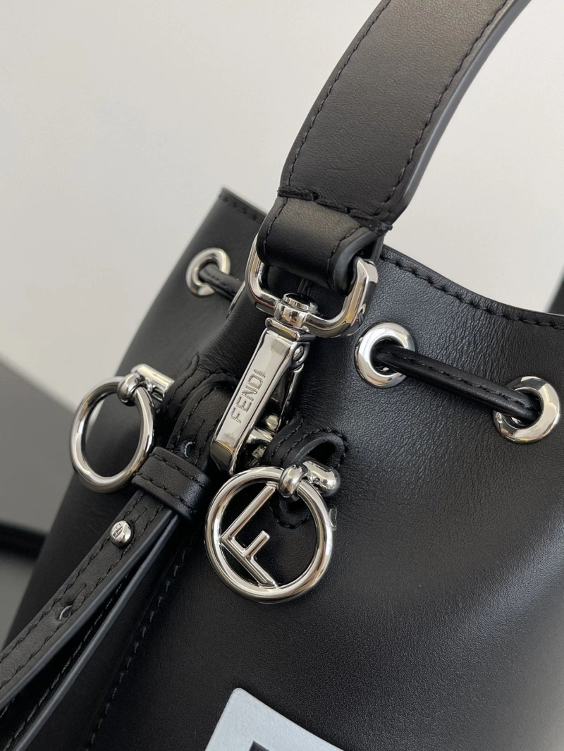 F**di bucket bags 4370-0123