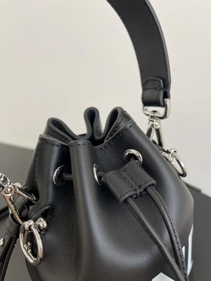 F**di bucket bags 4370-0123