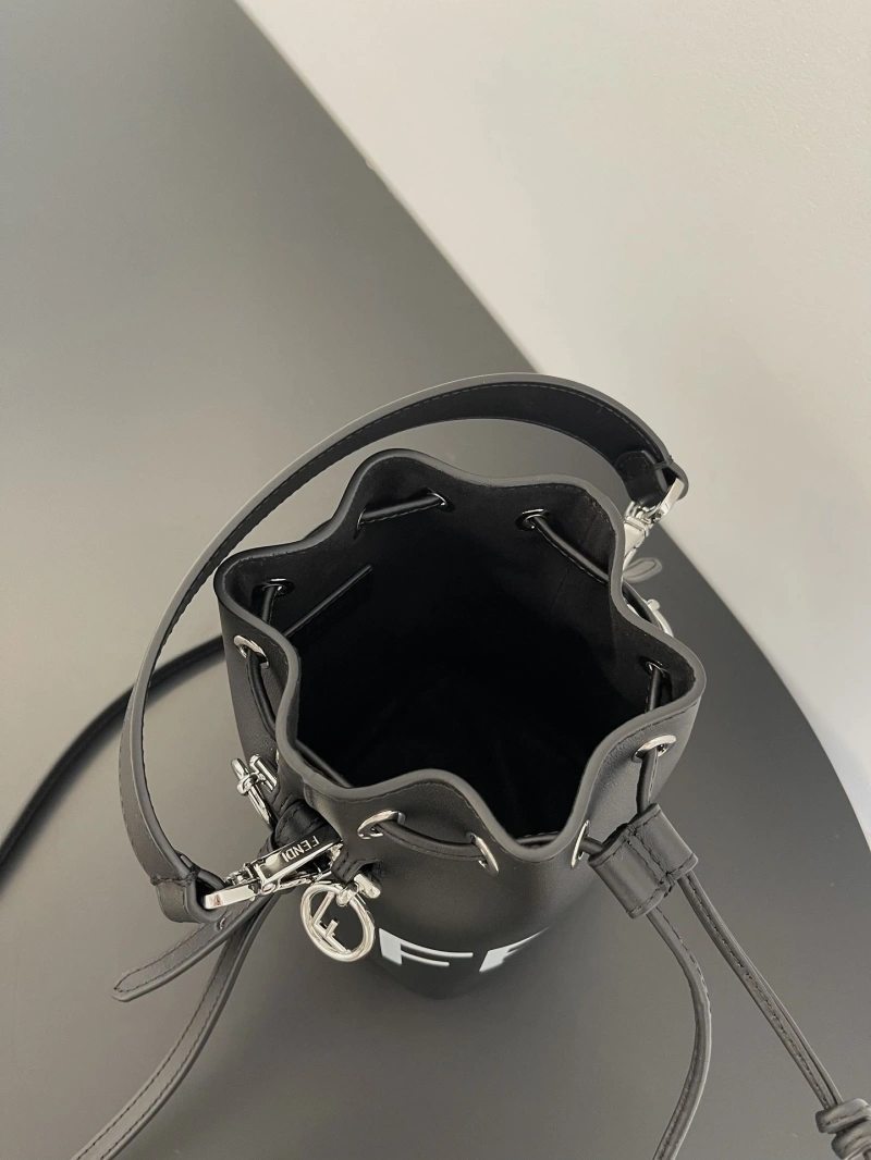 F**di bucket bags 4370-0123