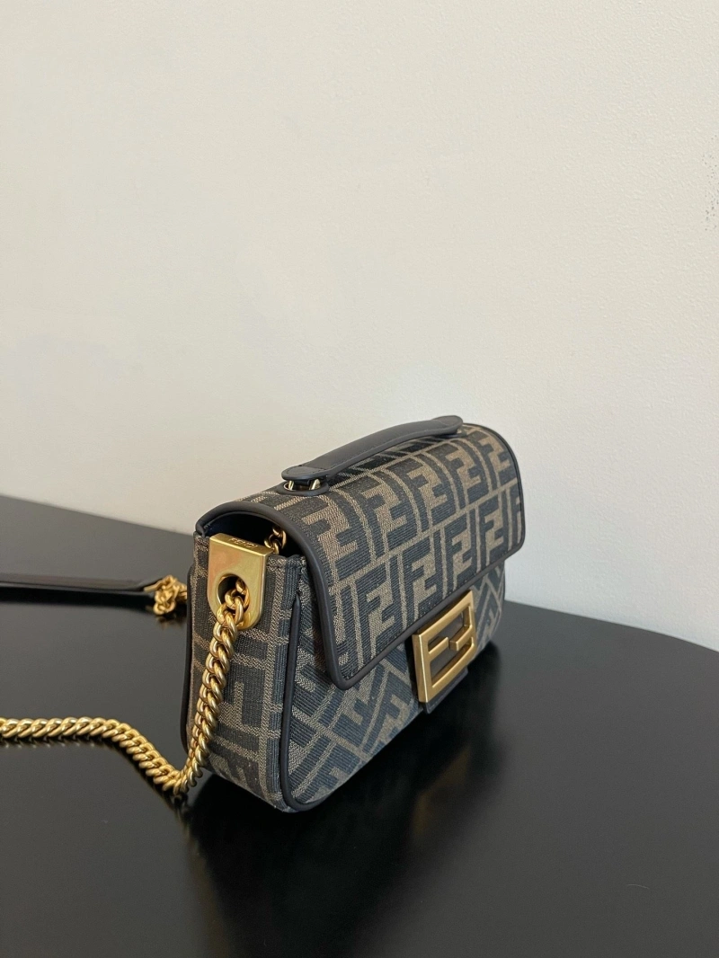 F**di baguette bags 4370-0211