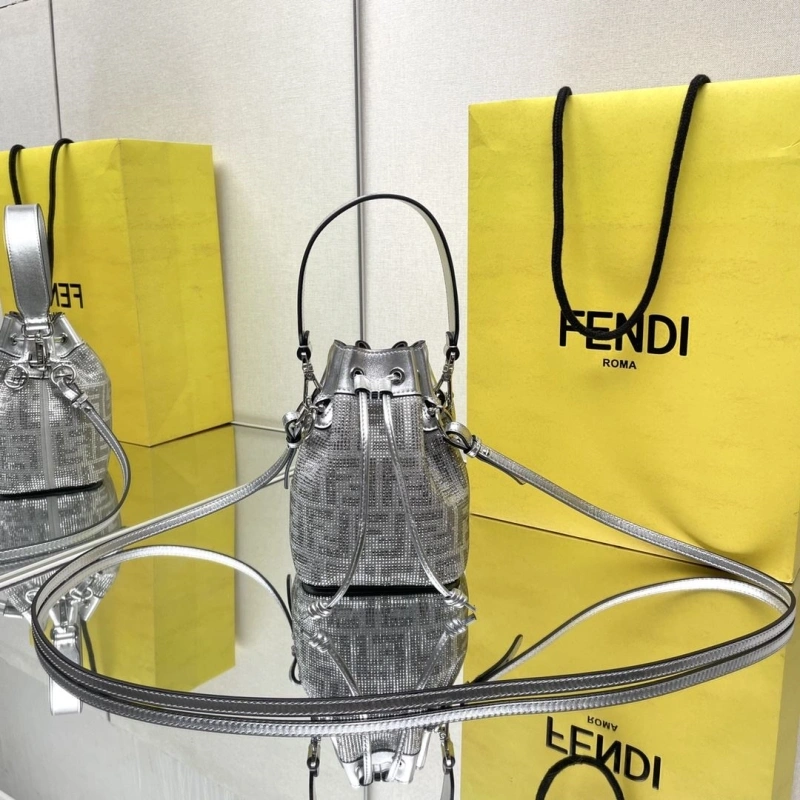 F**di bucket bags 4370-0279