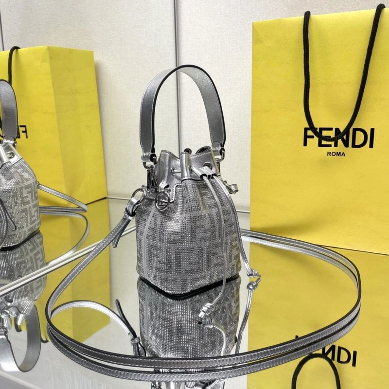 F**di bucket bags 4370-0279
