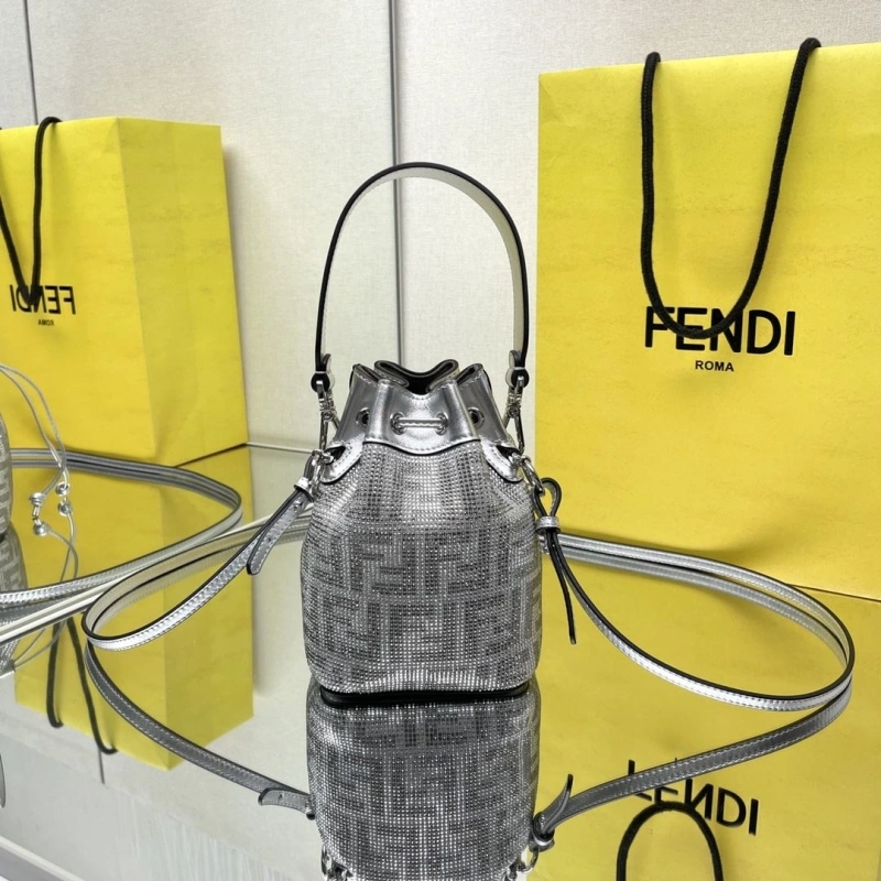 F**di bucket bags 4370-0279