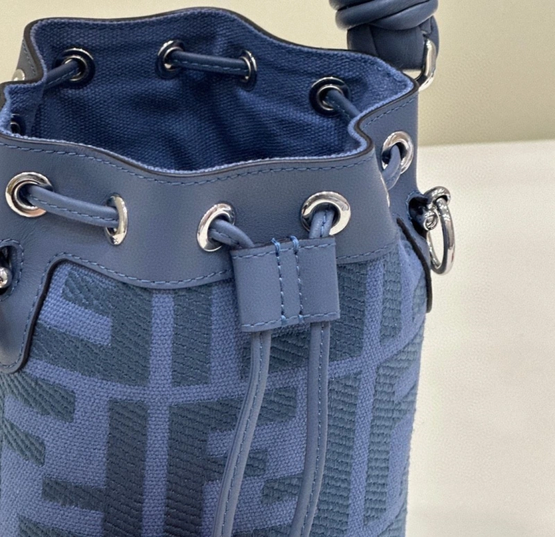 F**di bucket bags 4370-0309
