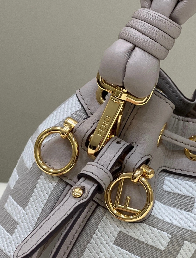 F**di bucket bags 4370-0310