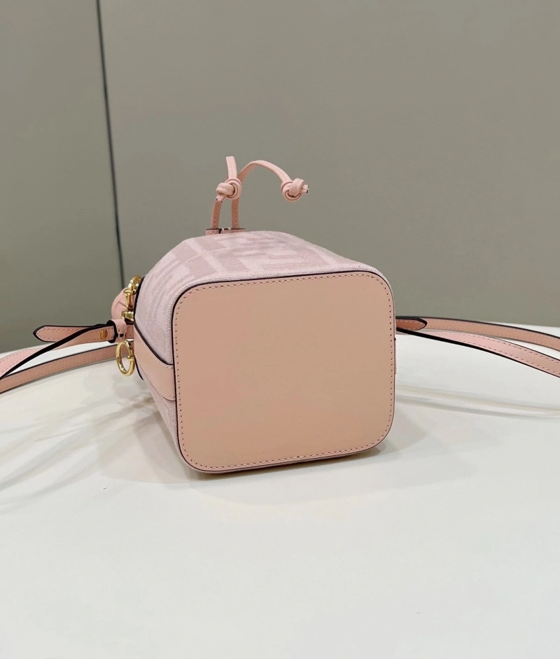 F**di bucket bags 4370-0313