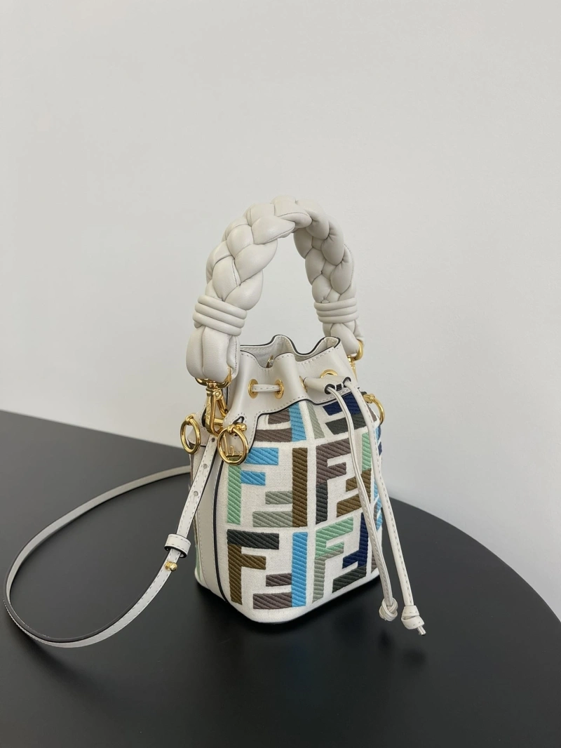 F**di bucket bags 4370-0316