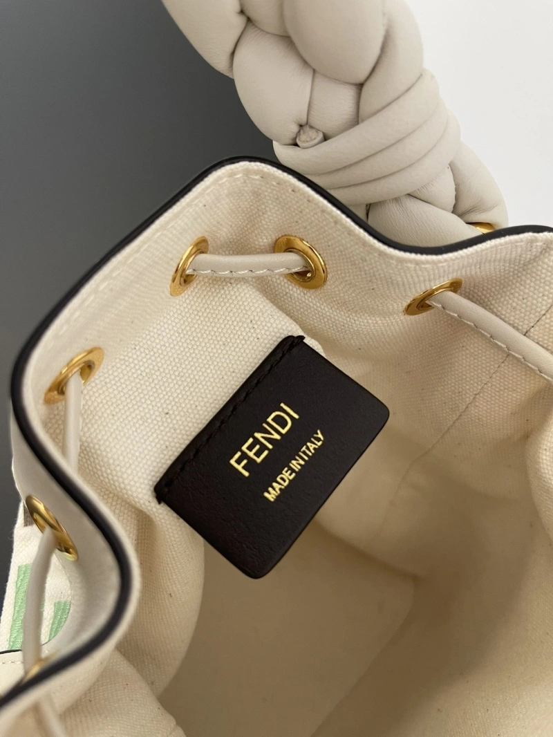 F**di bucket bags 4370-0316