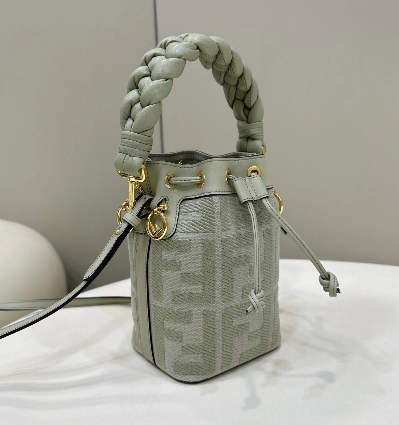 F**di bucket bags 4370-0318
