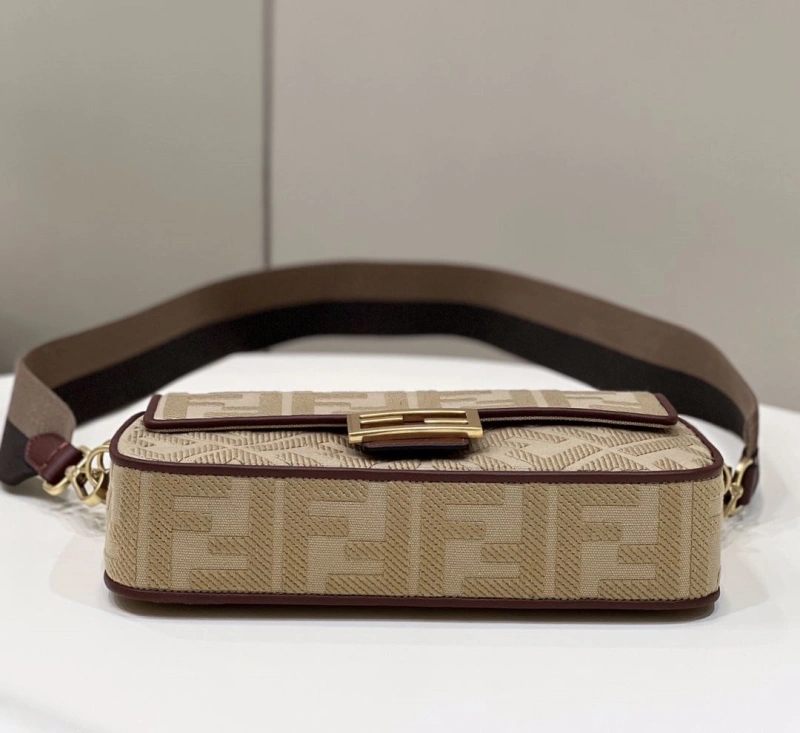 F**di baguette bags 4370-0323