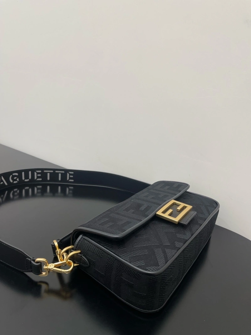 F**di baguette bags 4370-0327