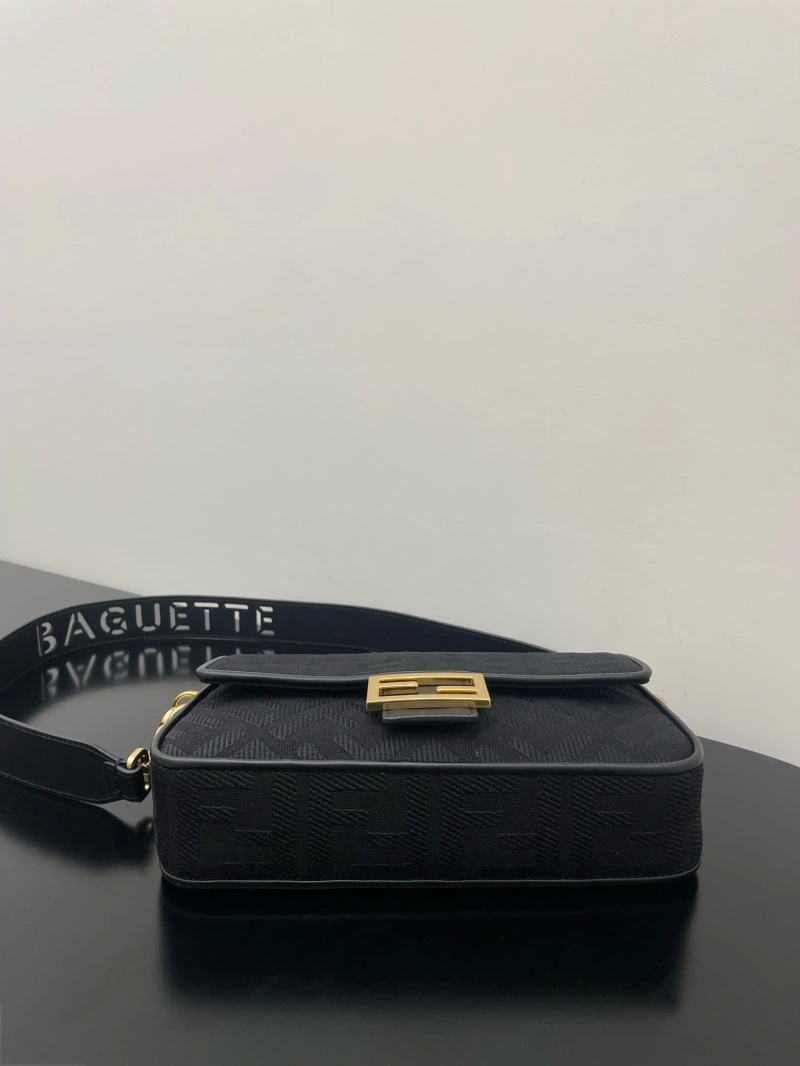 F**di baguette bags 4370-0327