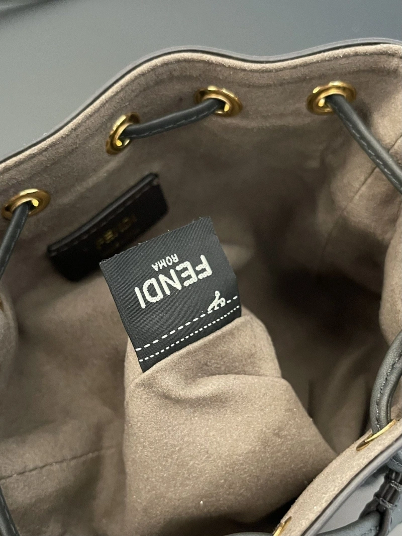 F**di bucket bags 4370-0329