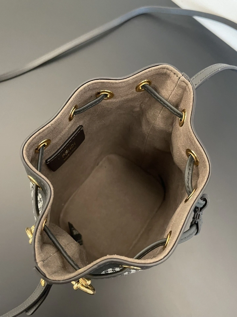 F**di bucket bags 4370-0329
