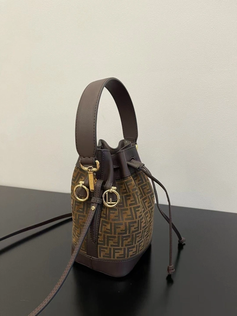 F**di bucket bags 4370-0358