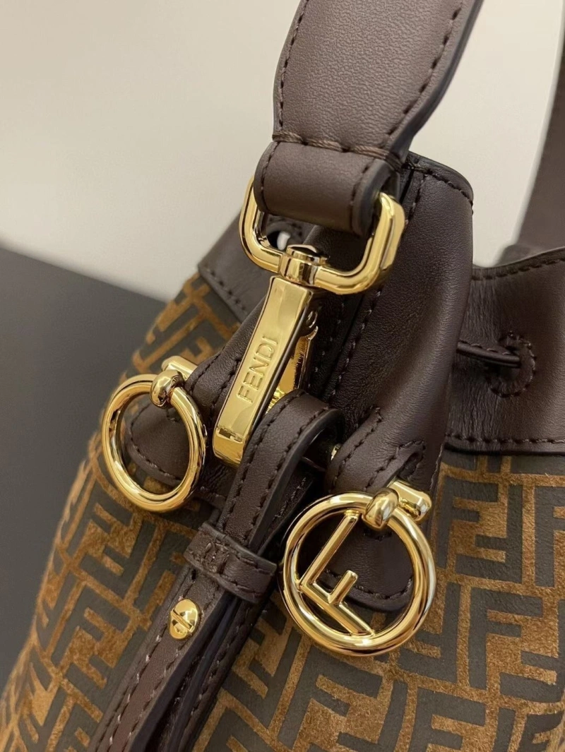 F**di bucket bags 4370-0358