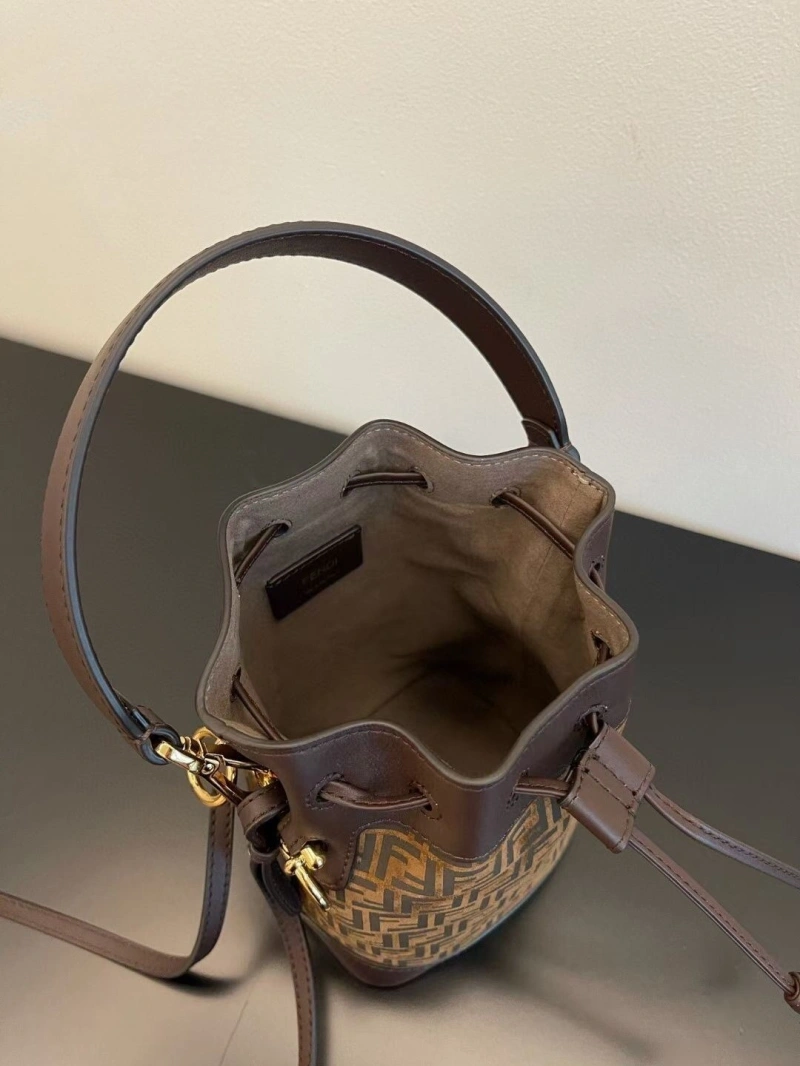 F**di bucket bags 4370-0358