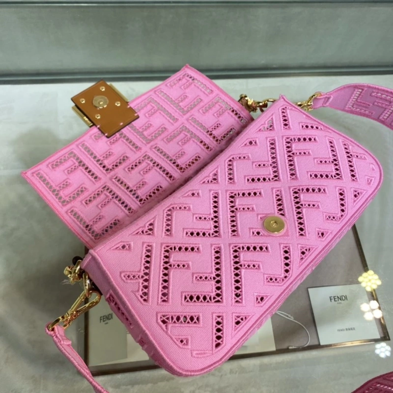 F**di baguette bags 4370-0365