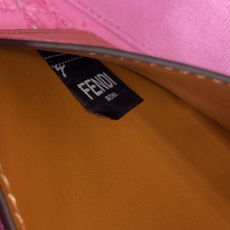 F**di baguette bags 4370-0365