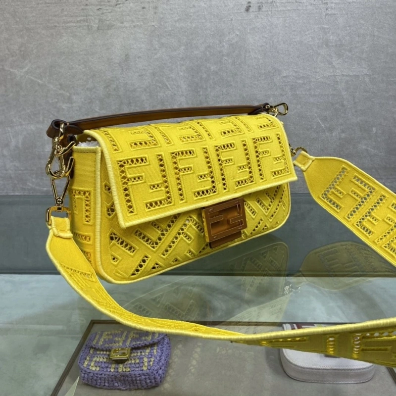 F**di baguette bags 4370-0366