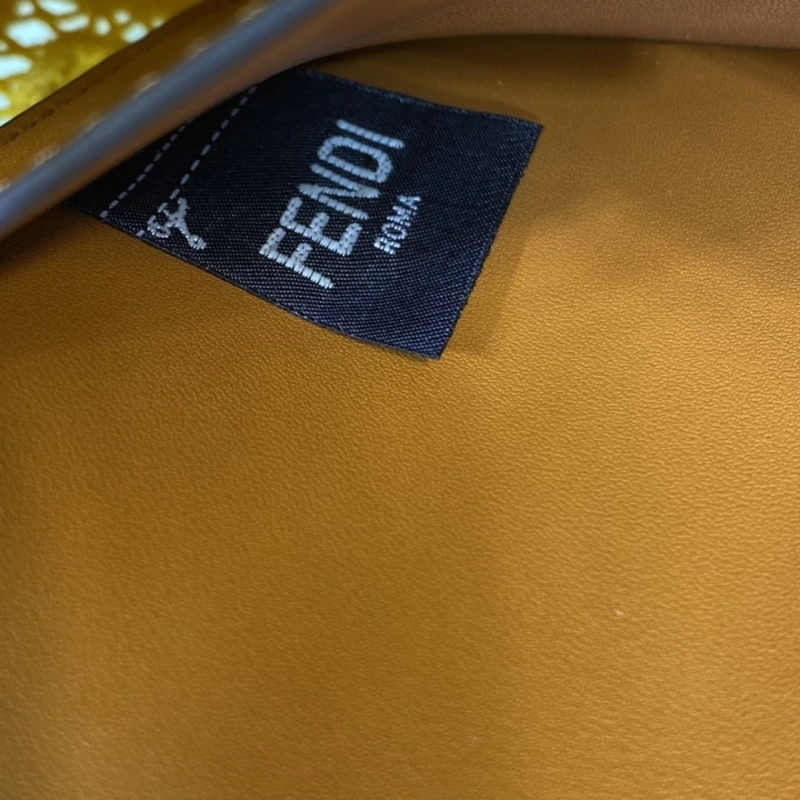 F**di baguette bags 4370-0366