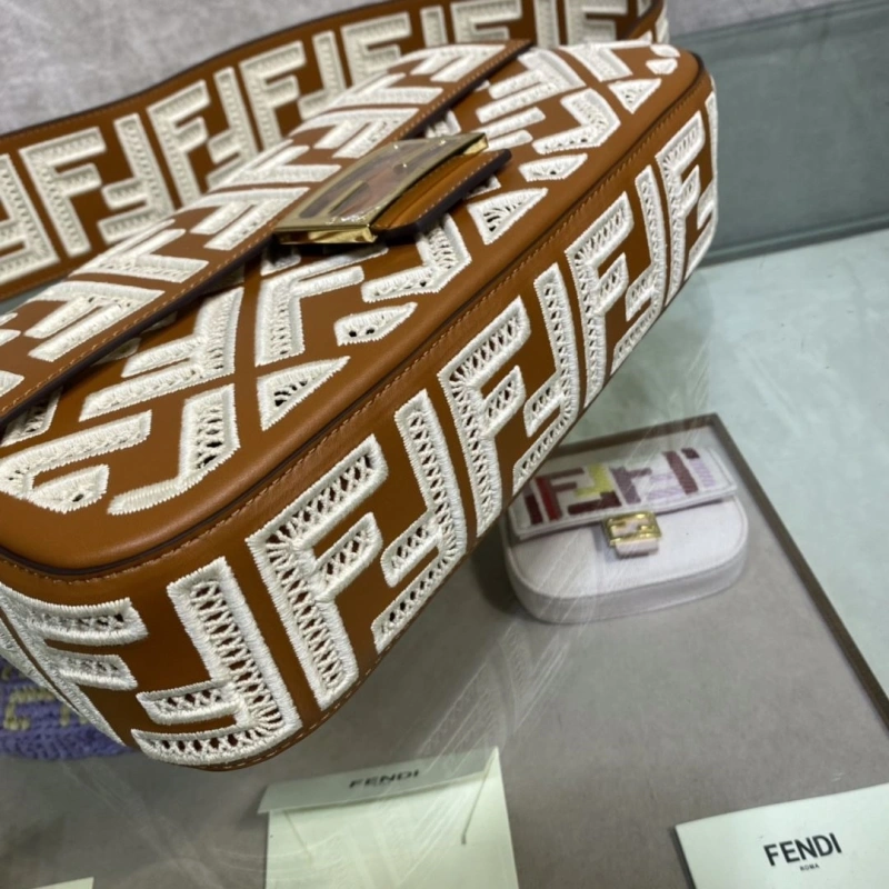 F**di baguette bags 4370-0367