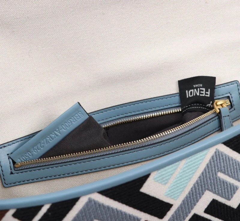 F**di baguette bags 4370-0393