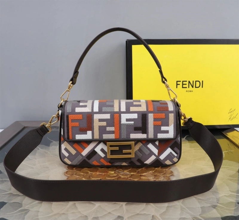 F**di baguette bags 4370-0395