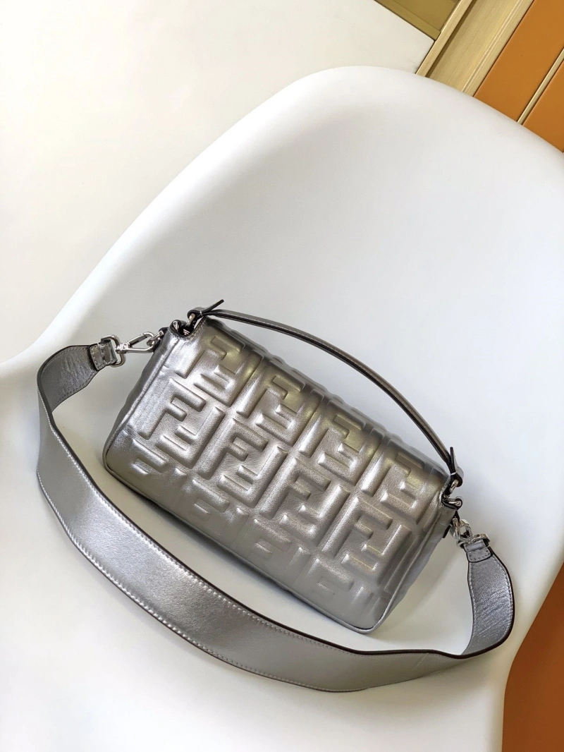 F**di baguette bags 4370-0411