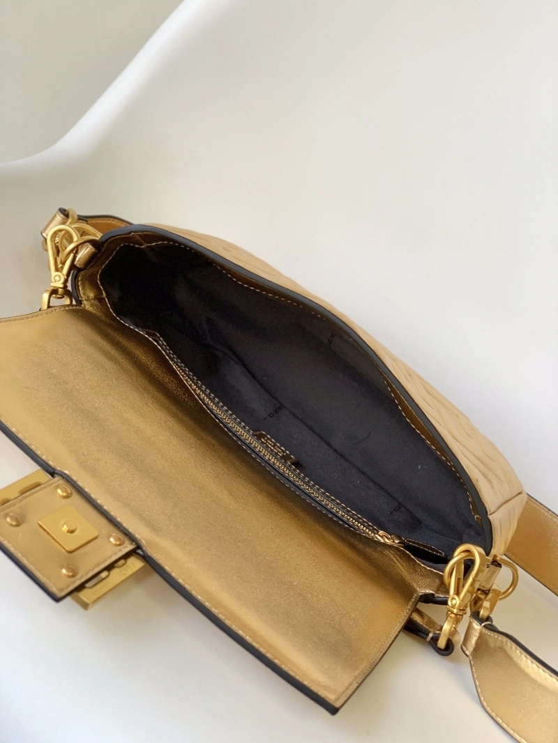 F**di baguette bags 4370-0412
