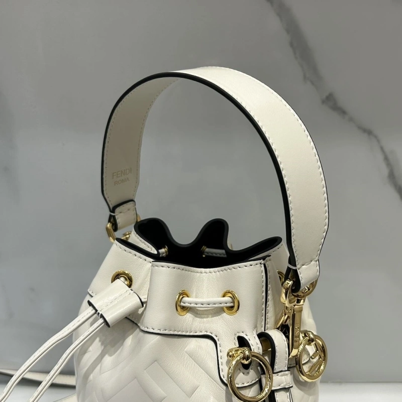 F**di bucket bags 4370-0569