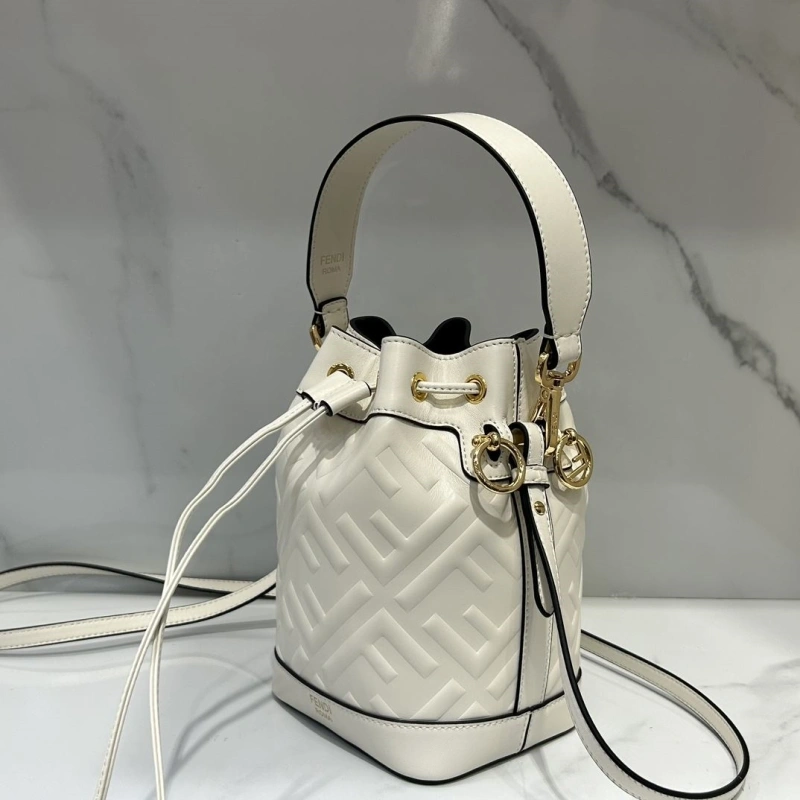 F**di bucket bags 4370-0569