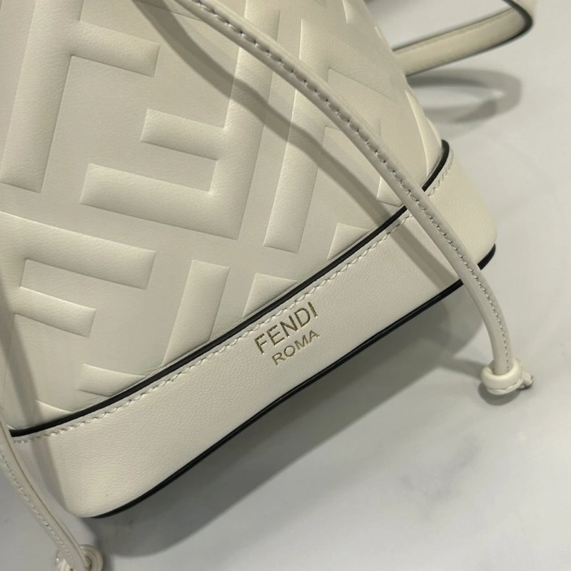F**di bucket bags 4370-0569
