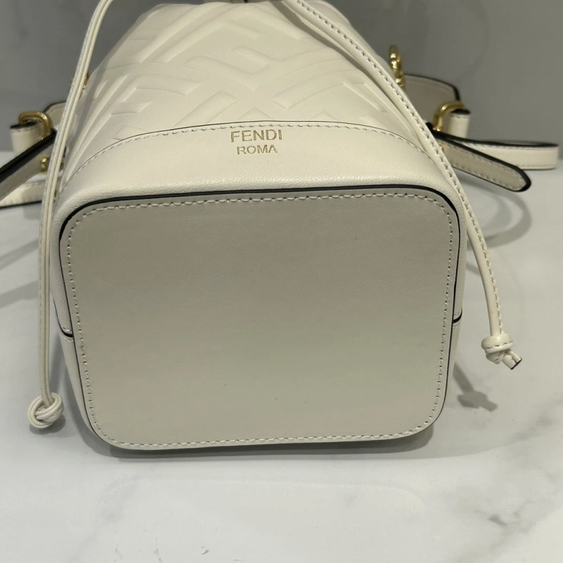 F**di bucket bags 4370-0569