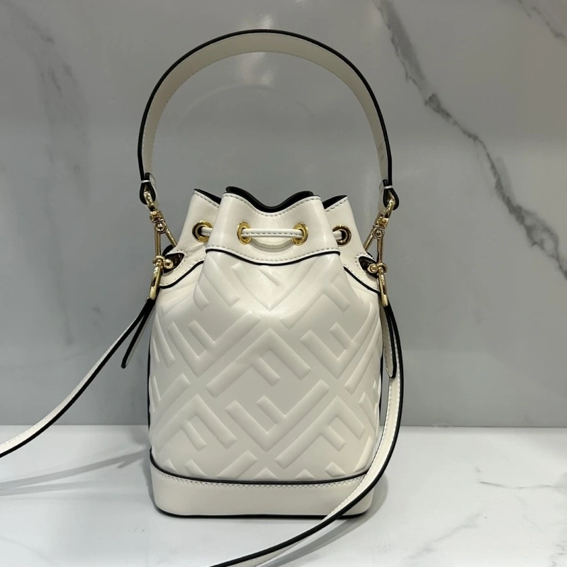 F**di bucket bags 4370-0569