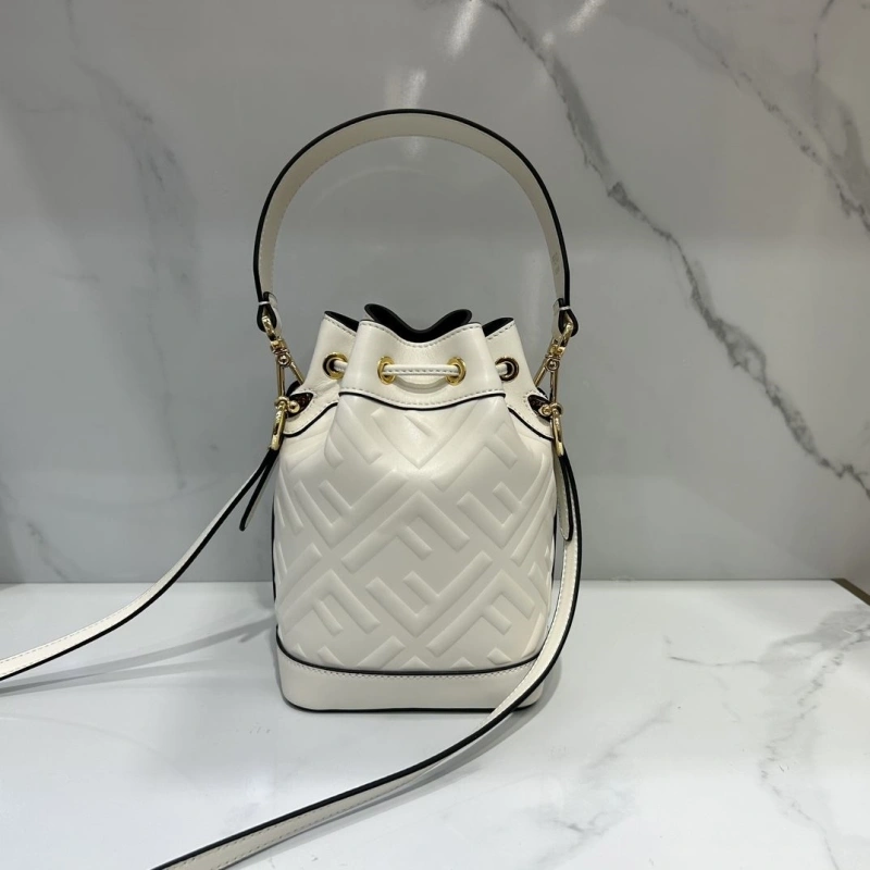 F**di bucket bags 4370-0569