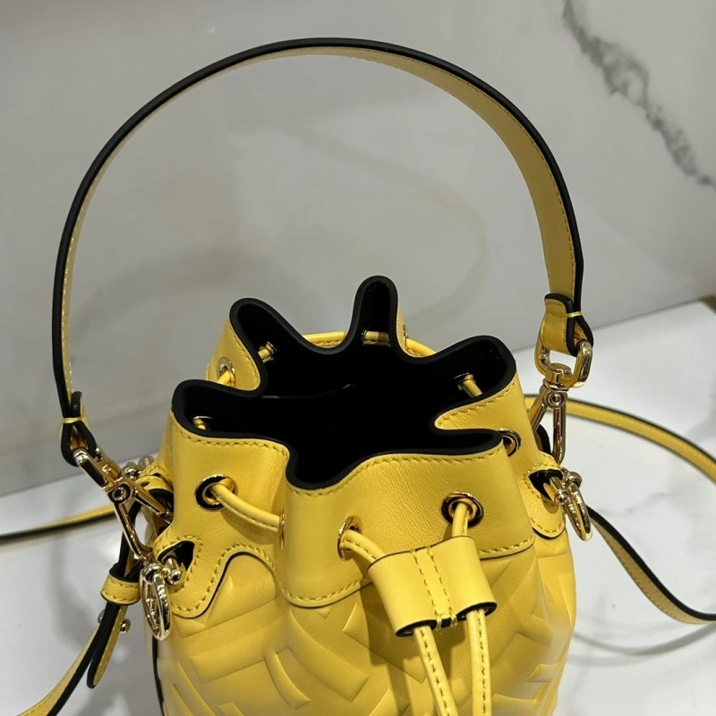 F**di bucket bags 4370-0571