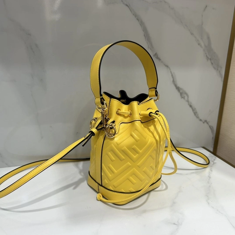 F**di bucket bags 4370-0571
