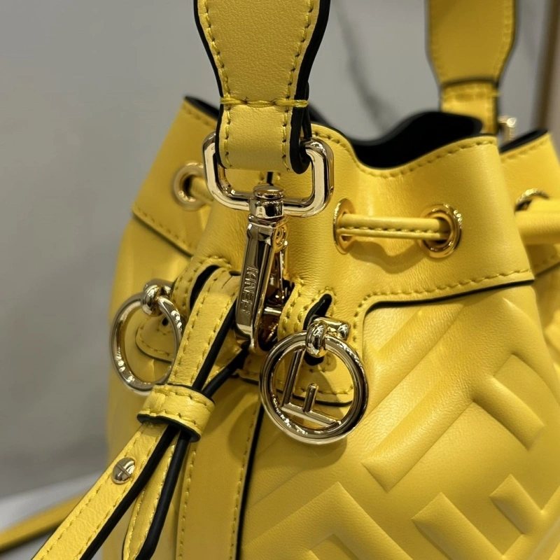 F**di bucket bags 4370-0571