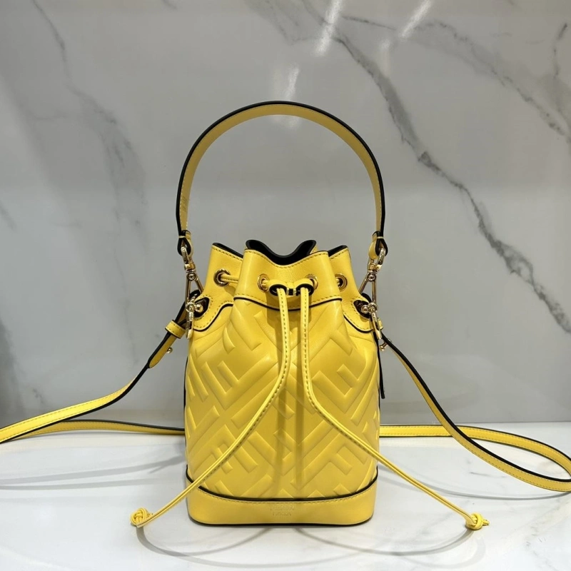 F**di bucket bags 4370-0571