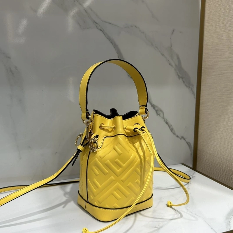 F**di bucket bags 4370-0571