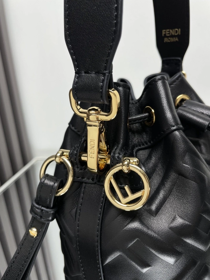 F**di bucket bags 4370-0581