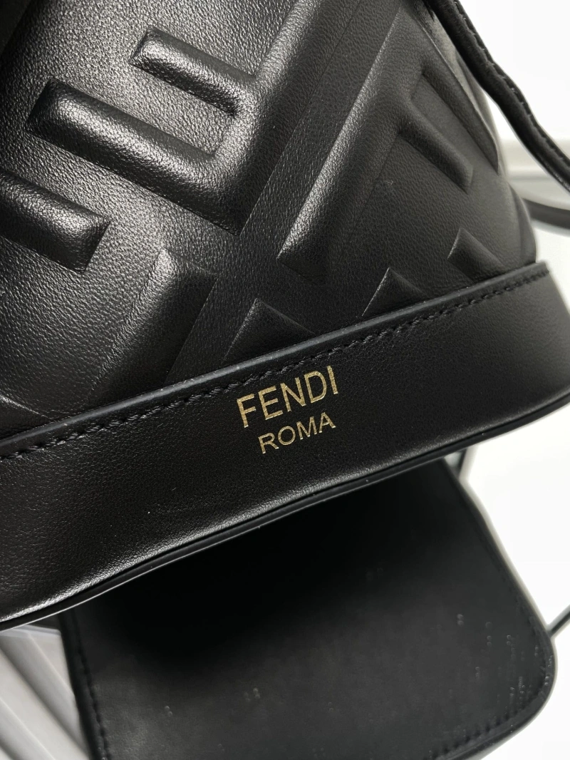 F**di bucket bags 4370-0581