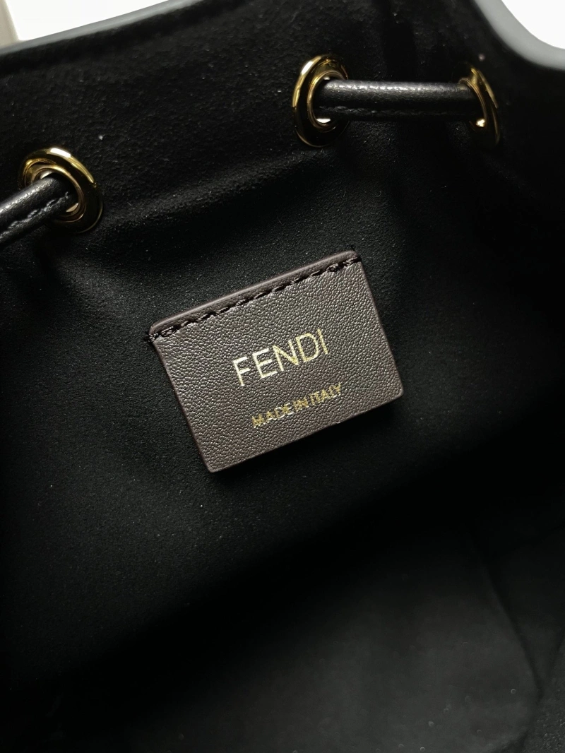 F**di bucket bags 4370-0581
