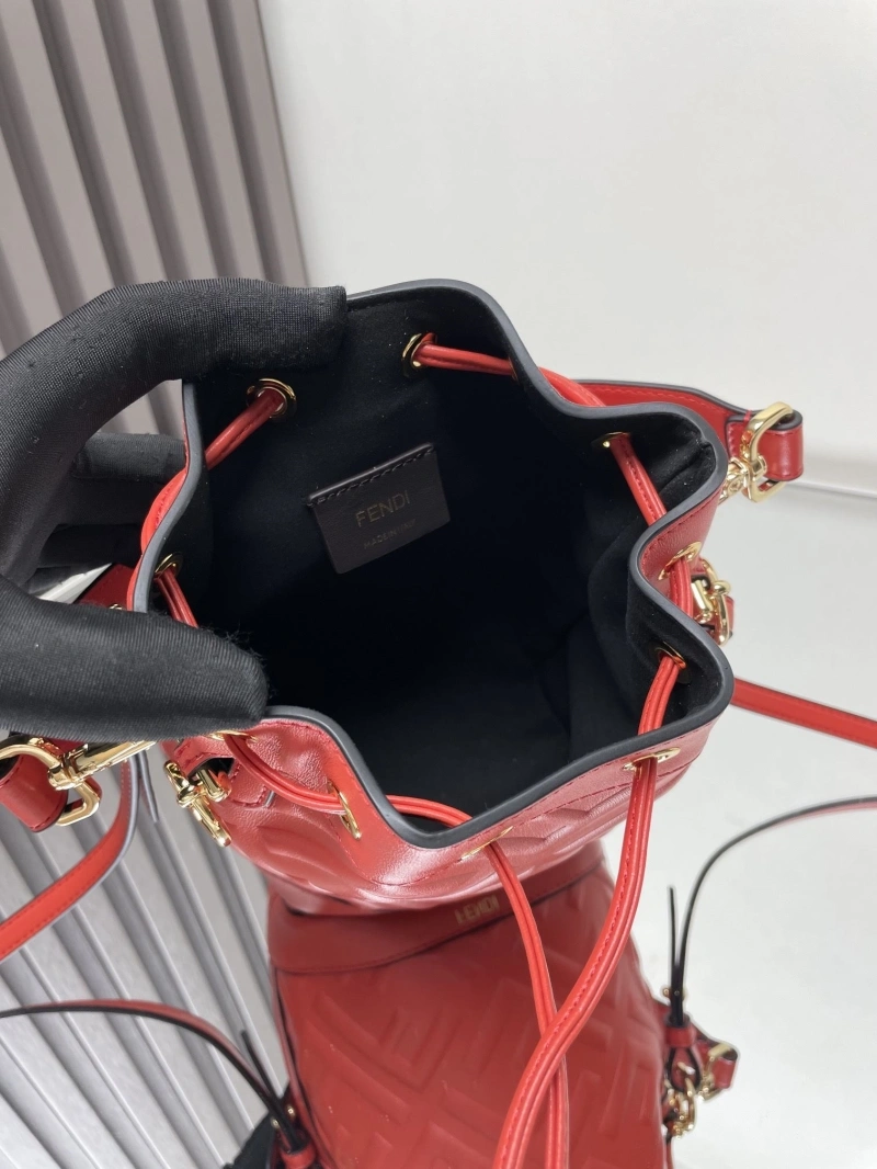 F**di bucket bags 4370-0584