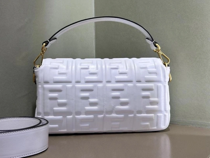 F**di baguette bags 4370-0586