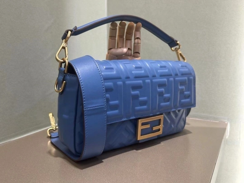 F**di baguette bags 4370-0589