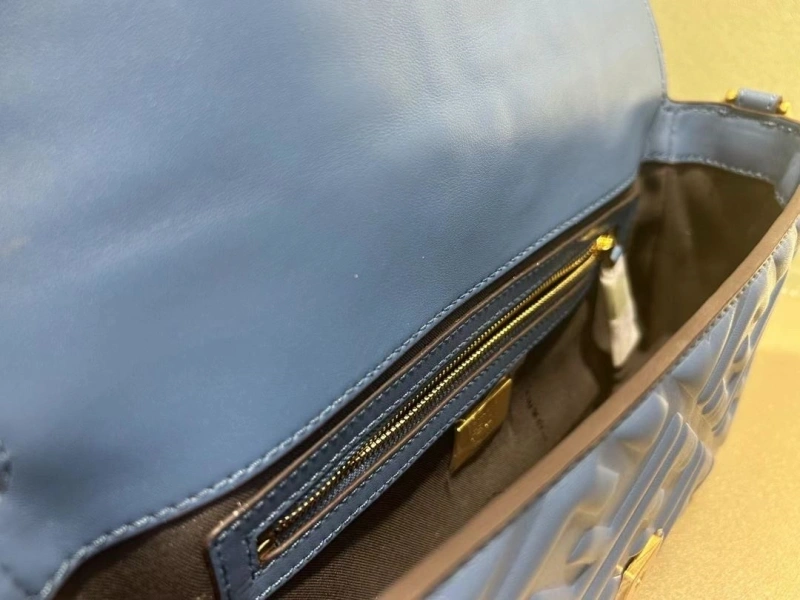 F**di baguette bags 4370-0589